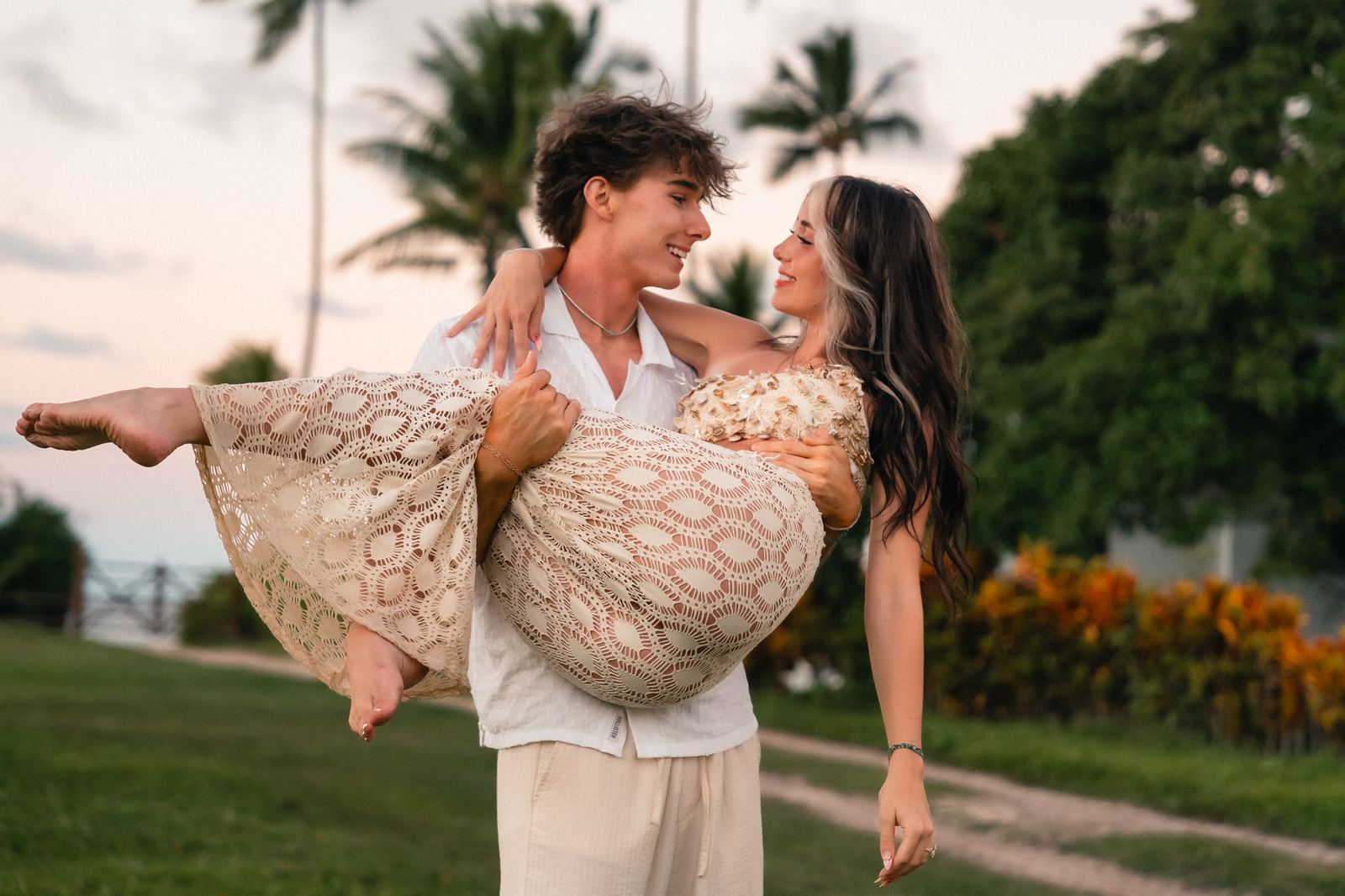 Ensaio de casal na praia em Morro de São Paulo
